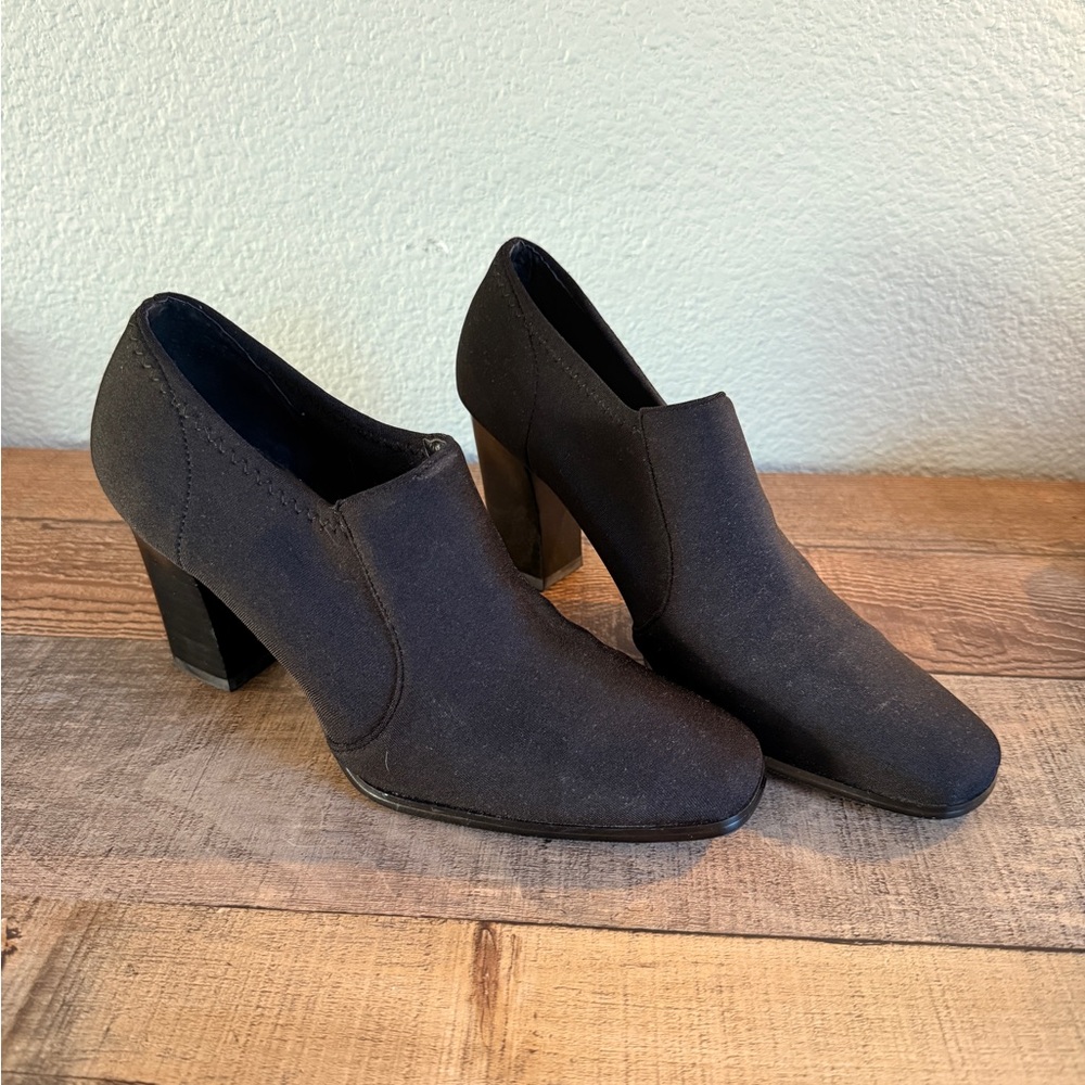 Hillard & Hanson Black Heeled Boots